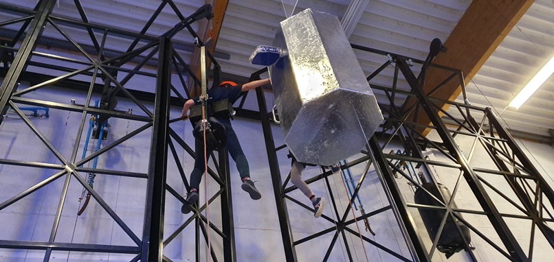 Die Microgravity-Wall Die Microgravity-Wall