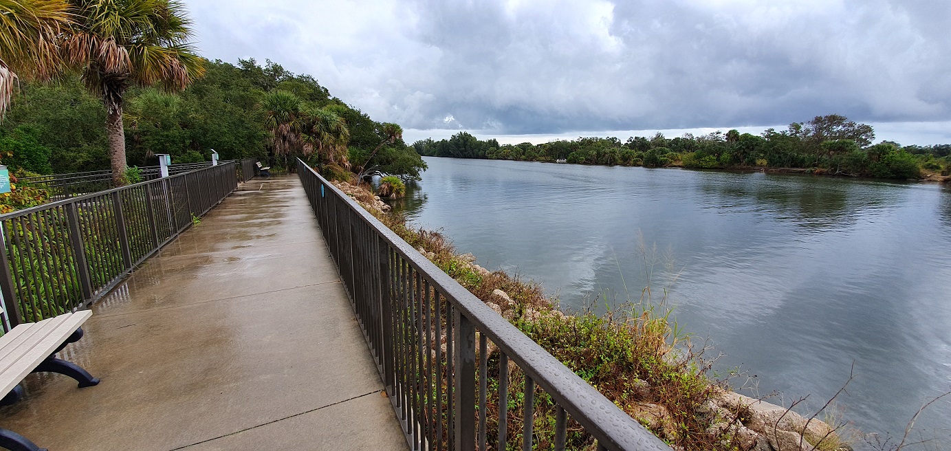 Das Manatee-Deck menschen- und tierleer Das Manatee-Deck menschen- und tierleer